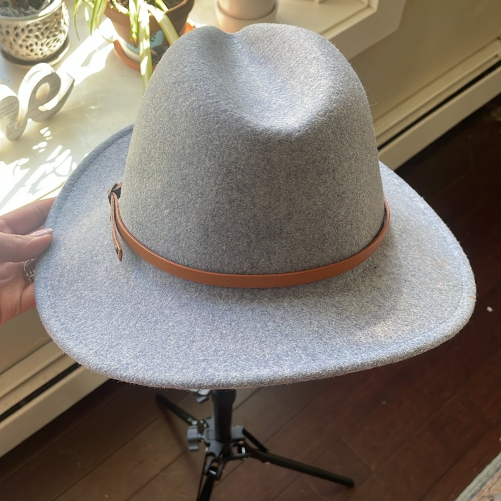 Women’s hat - Picture 2 of 4